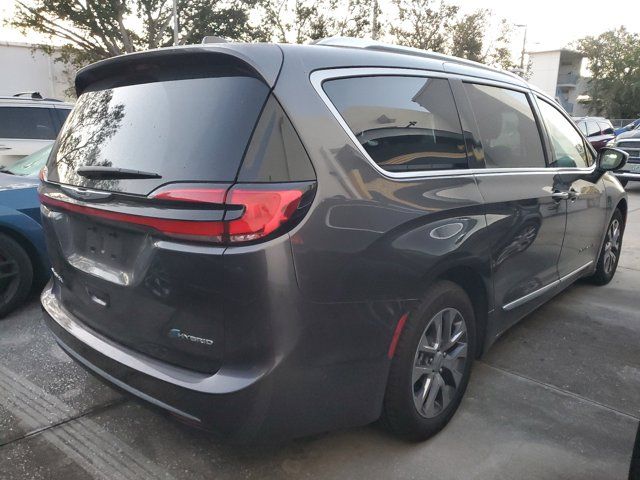 2022 Chrysler Pacifica Hybrid Pinnacle