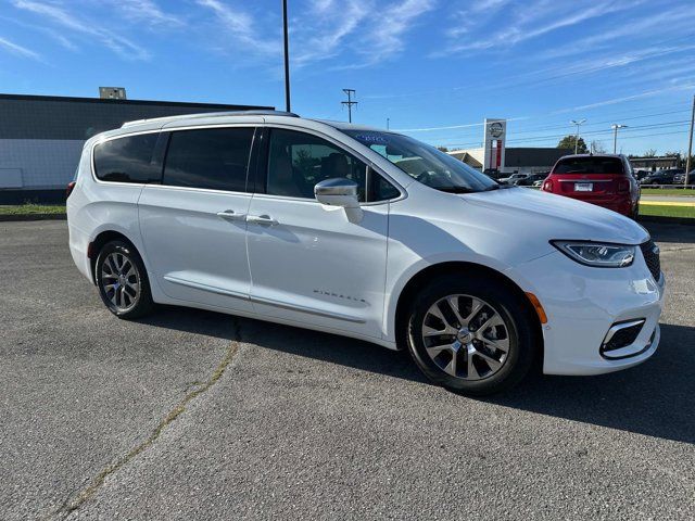 2022 Chrysler Pacifica Hybrid Pinnacle