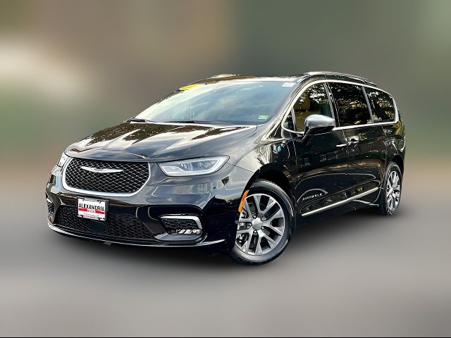 2022 Chrysler Pacifica Hybrid Pinnacle