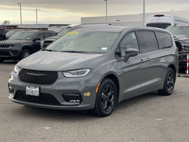 2022 Chrysler Pacifica Hybrid Touring L