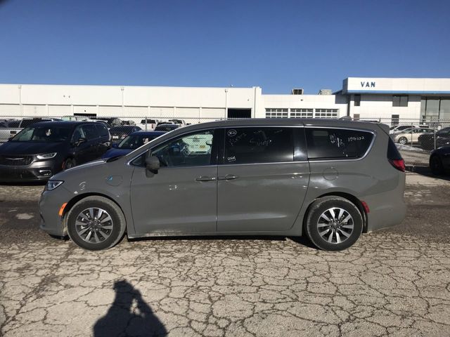 2022 Chrysler Pacifica Hybrid Touring L