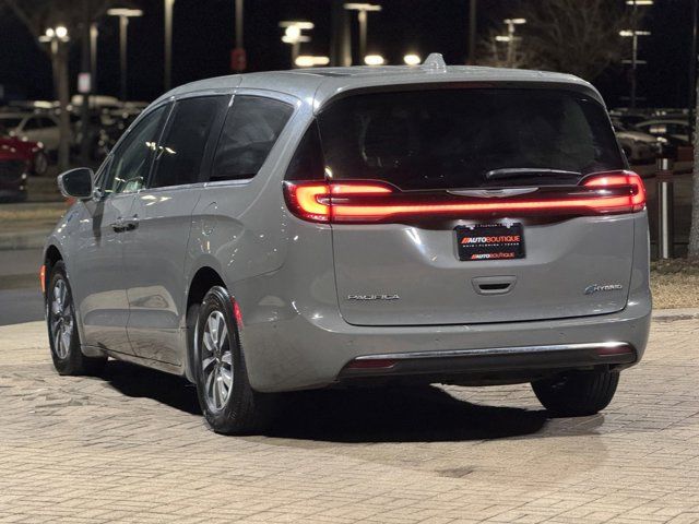 2022 Chrysler Pacifica Hybrid Touring L