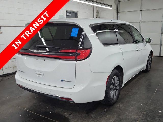 2022 Chrysler Pacifica Hybrid Touring L