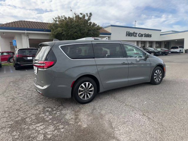 2022 Chrysler Pacifica Hybrid Touring L