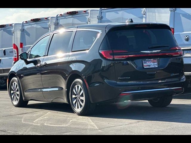 2022 Chrysler Pacifica Hybrid Touring L