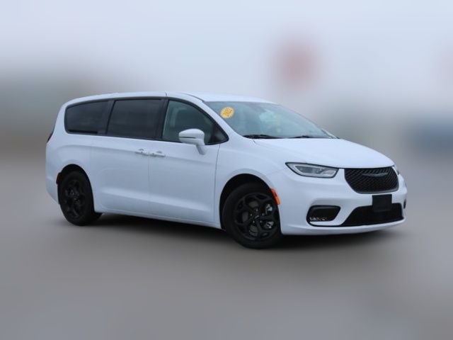 2022 Chrysler Pacifica Hybrid Touring L