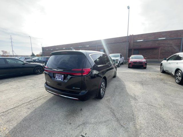 2022 Chrysler Pacifica Hybrid Touring L