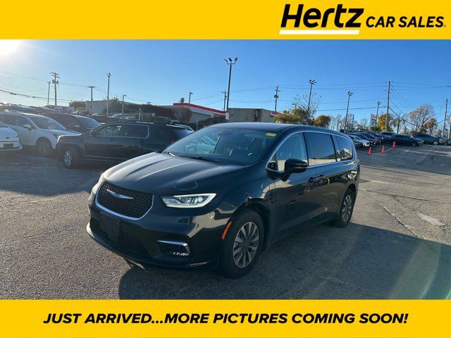 2022 Chrysler Pacifica Hybrid Touring L