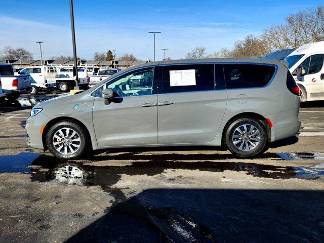 2022 Chrysler Pacifica Hybrid Touring L