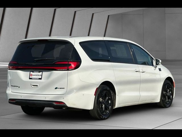 2022 Chrysler Pacifica Hybrid Touring L