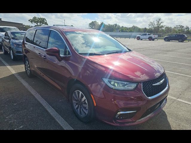 2022 Chrysler Pacifica Hybrid Touring L