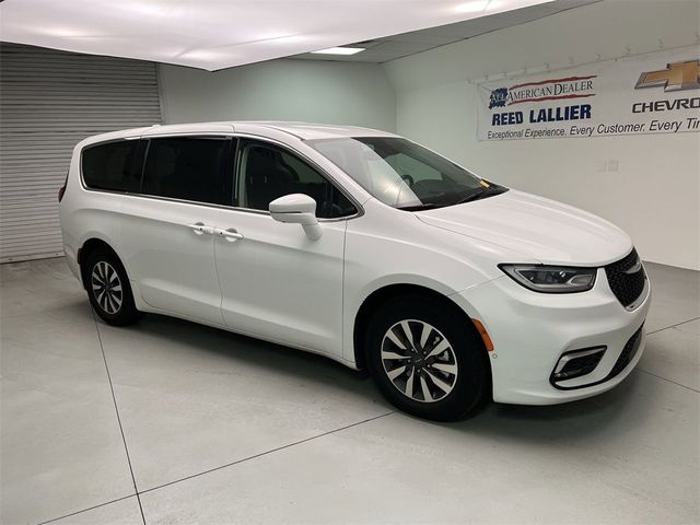 2022 Chrysler Pacifica Hybrid Touring L