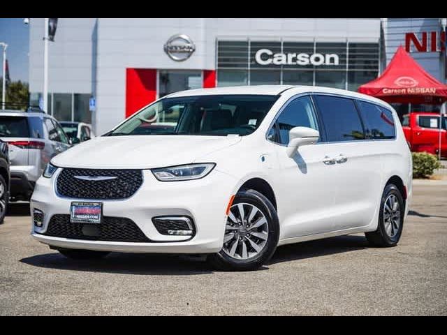 2022 Chrysler Pacifica Hybrid Touring L