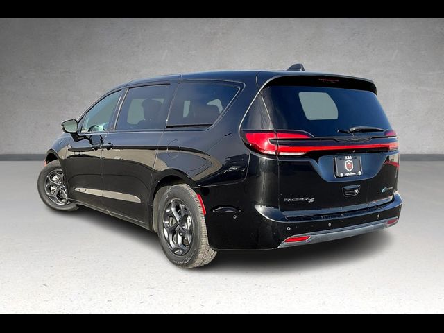 2022 Chrysler Pacifica Hybrid Touring L