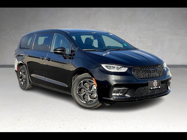 2022 Chrysler Pacifica Hybrid Touring L