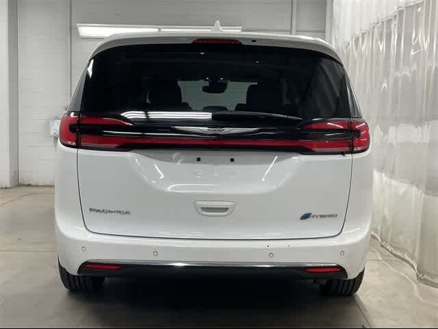 2022 Chrysler Pacifica Hybrid Touring L