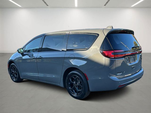 2022 Chrysler Pacifica Hybrid Touring L