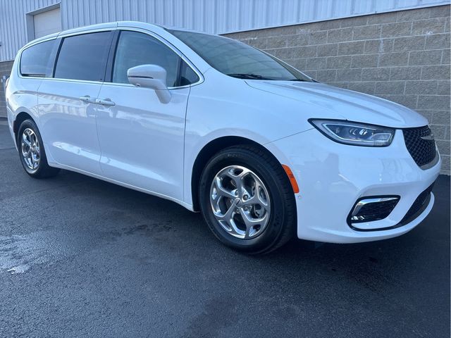 2022 Chrysler Pacifica Hybrid Touring L