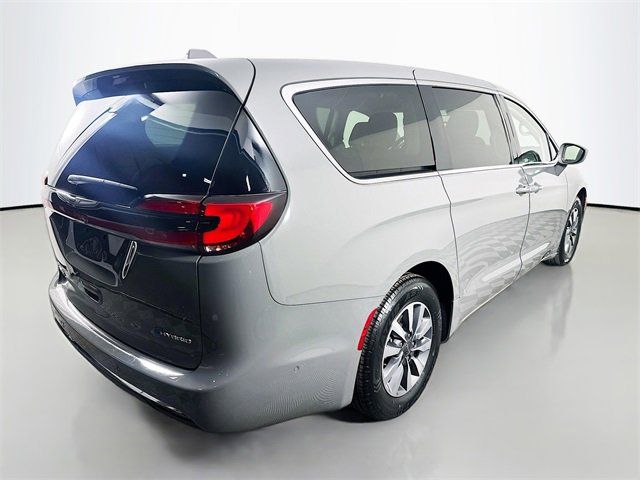 2022 Chrysler Pacifica Hybrid Touring L