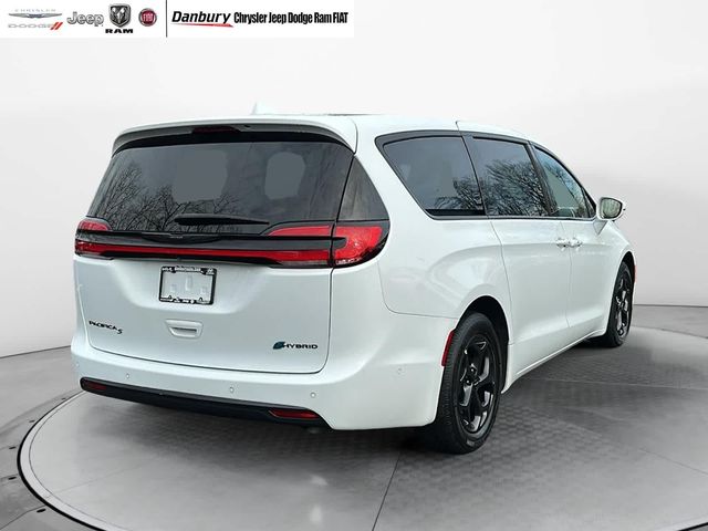 2022 Chrysler Pacifica Hybrid Touring L