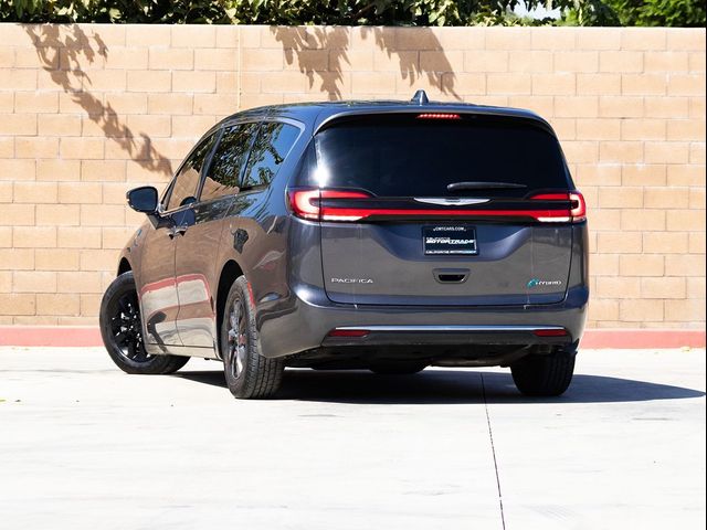 2022 Chrysler Pacifica Hybrid Touring L