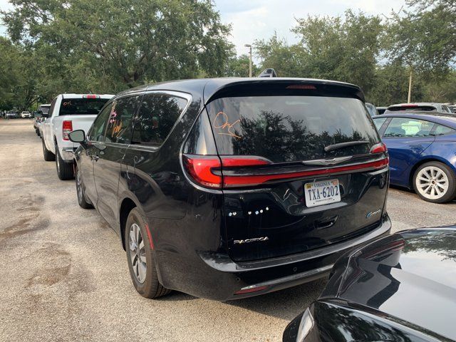 2022 Chrysler Pacifica Hybrid Touring L