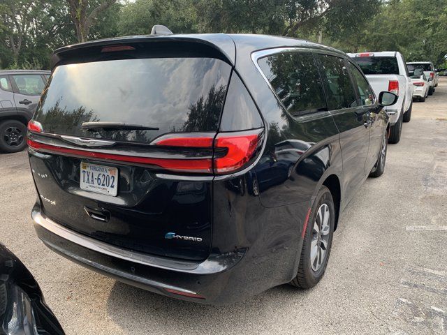 2022 Chrysler Pacifica Hybrid Touring L