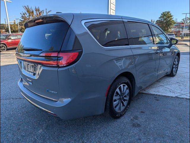 2022 Chrysler Pacifica Hybrid Touring L