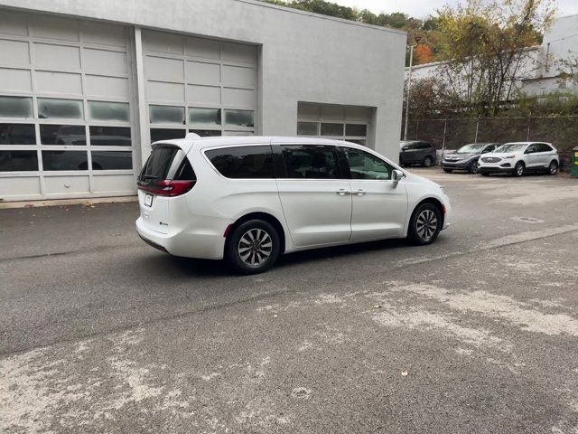 2022 Chrysler Pacifica Hybrid Touring L