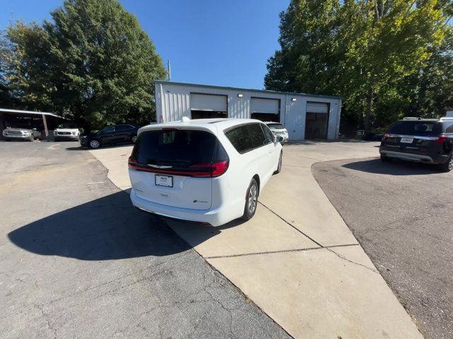 2022 Chrysler Pacifica Hybrid Touring L