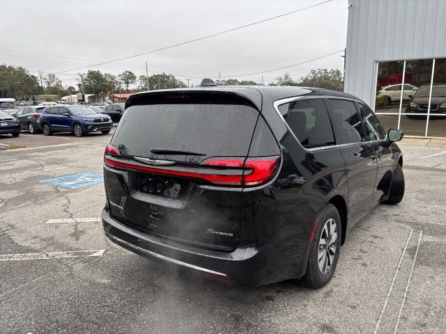 2022 Chrysler Pacifica Hybrid Touring L