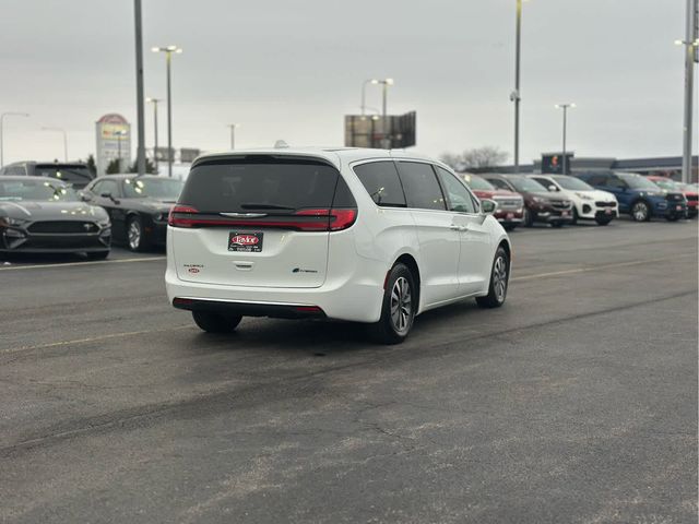 2022 Chrysler Pacifica Hybrid Touring L