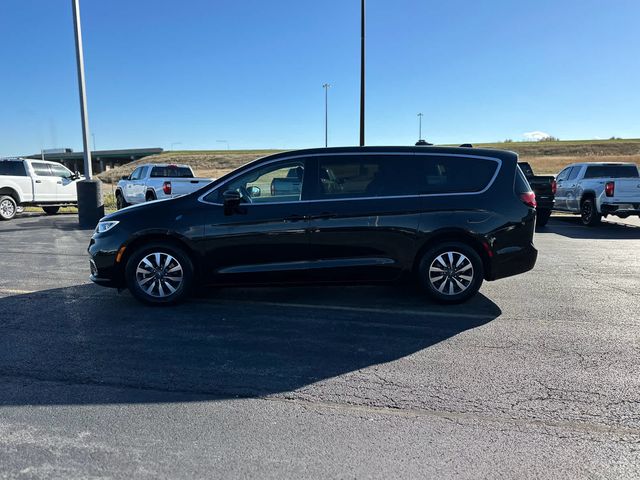 2022 Chrysler Pacifica Hybrid Touring L