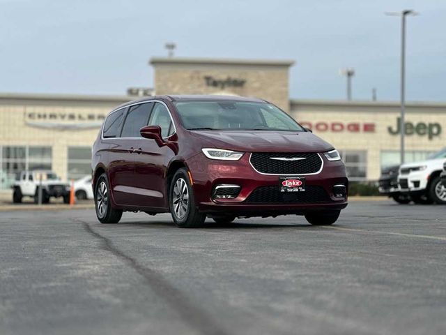 2022 Chrysler Pacifica Hybrid Touring L