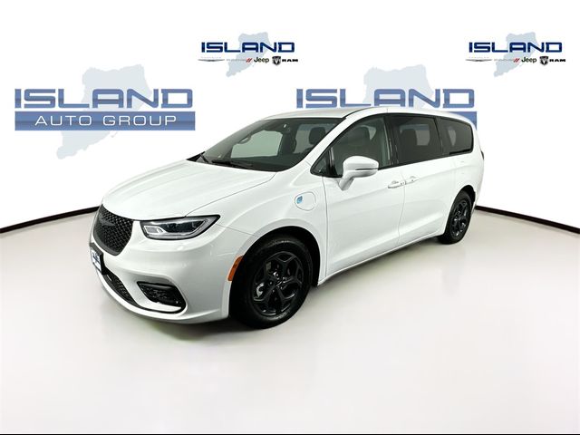 2022 Chrysler Pacifica Hybrid Touring L