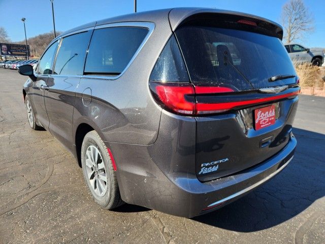 2022 Chrysler Pacifica Hybrid Touring L