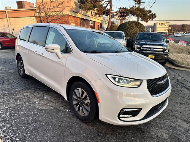 2022 Chrysler Pacifica Hybrid Touring L