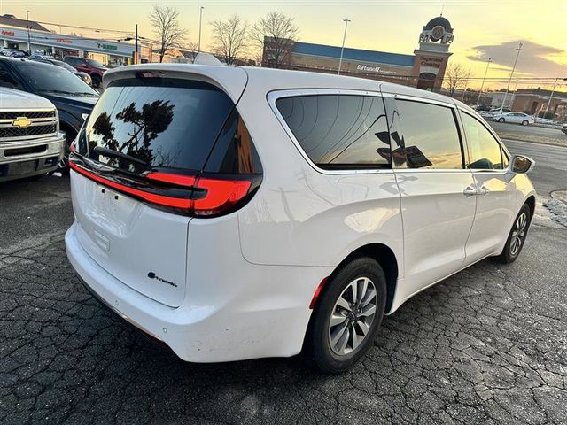 2022 Chrysler Pacifica Hybrid Touring L