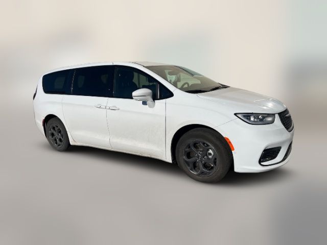 2022 Chrysler Pacifica Hybrid Touring L