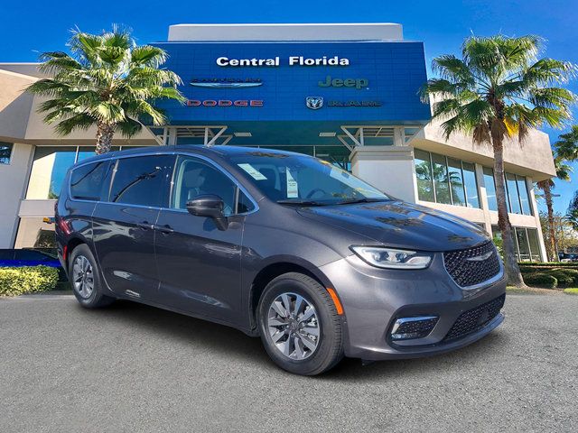 2022 Chrysler Pacifica Hybrid Touring L