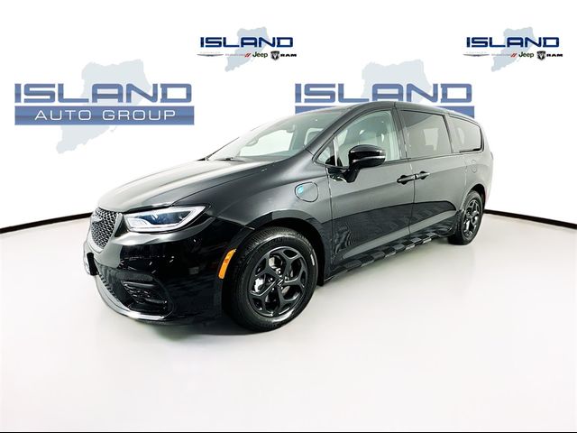 2022 Chrysler Pacifica Hybrid Touring L