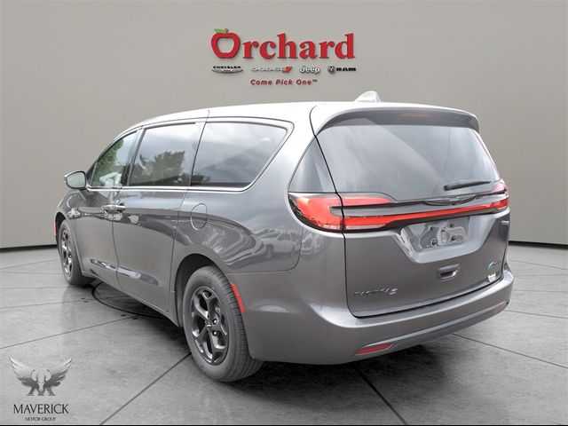 2022 Chrysler Pacifica Hybrid Touring L