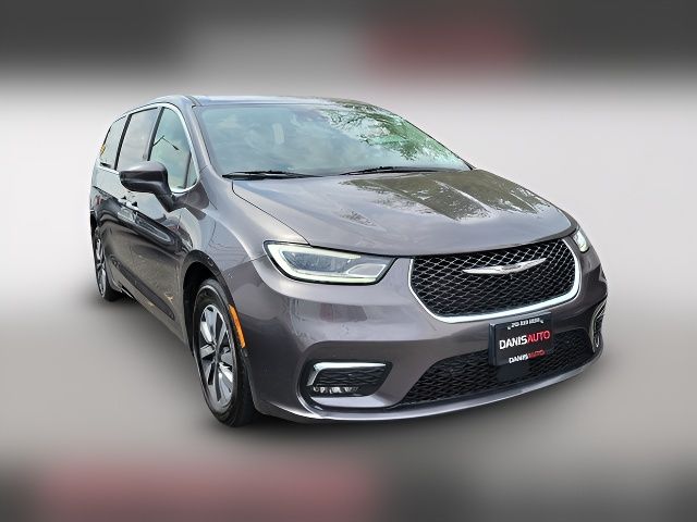 2022 Chrysler Pacifica Hybrid Touring L