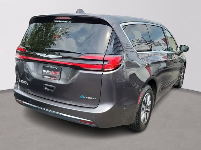 2022 Chrysler Pacifica Hybrid Touring L