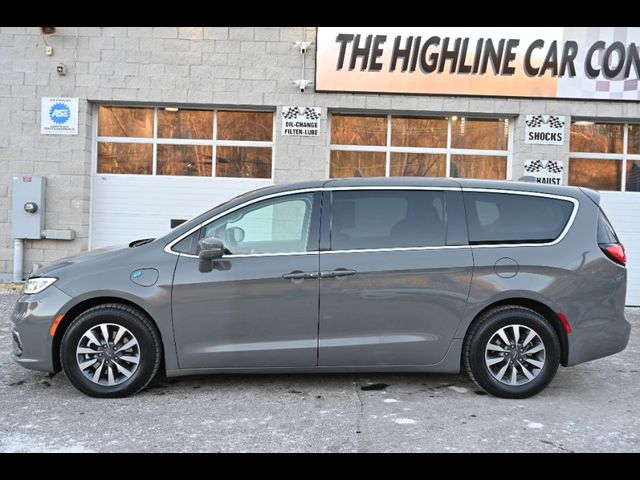 2022 Chrysler Pacifica Hybrid Touring L