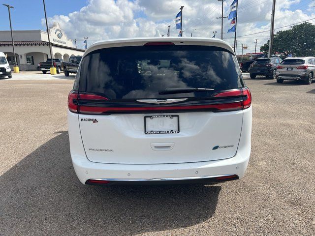 2022 Chrysler Pacifica Hybrid Touring L