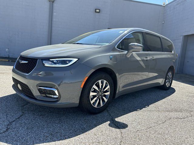 2022 Chrysler Pacifica Hybrid Touring L