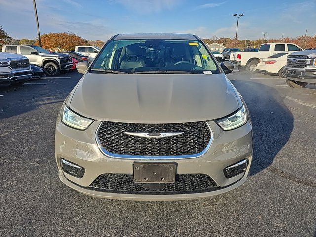 2022 Chrysler Pacifica Hybrid Touring L