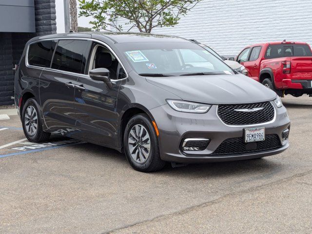 2022 Chrysler Pacifica Hybrid Touring L