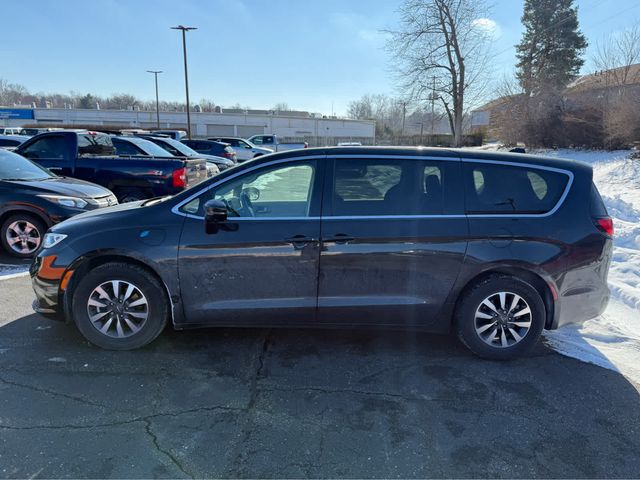 2022 Chrysler Pacifica Hybrid Touring L